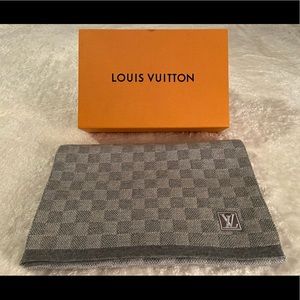 Louis Vuitton Damier Scarf - Unisex